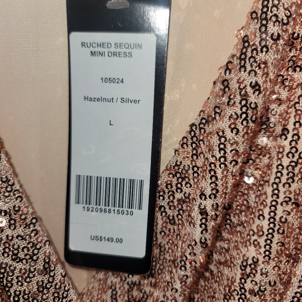 Dress - Picture 6 of 7
